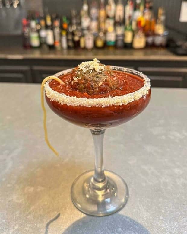 Very Strange Food Serving Ideas #31 (22 photos)