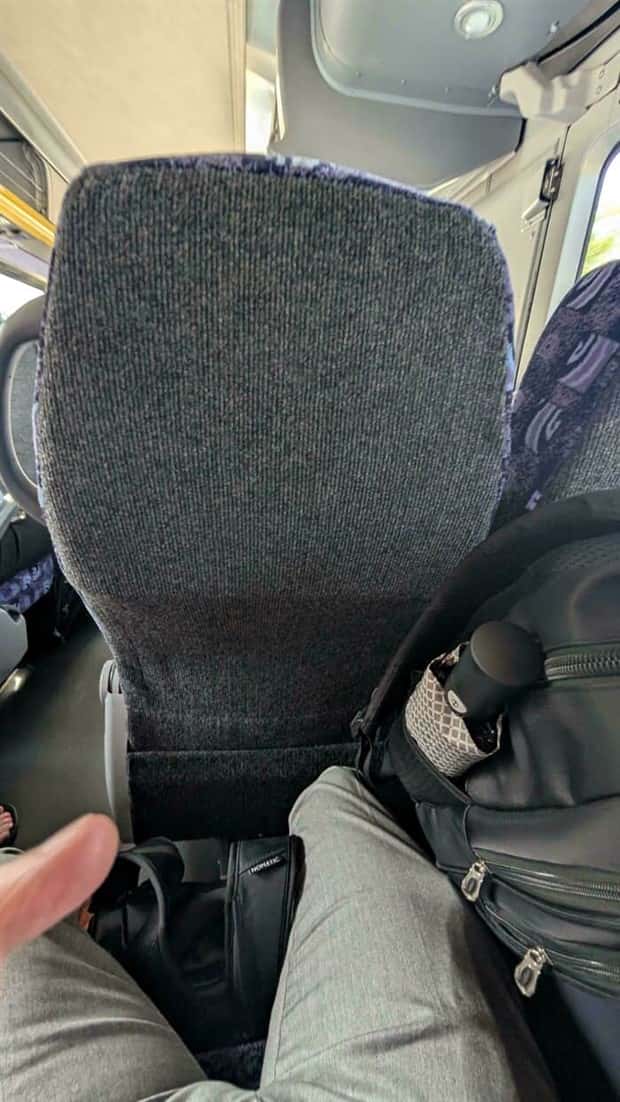 30 Awkward Encounters During Public Transit (30 photos)