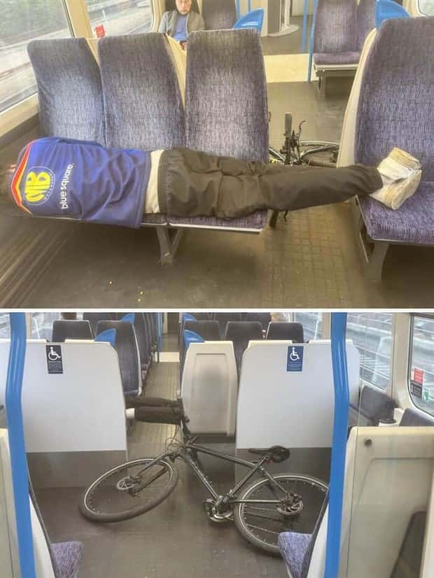 30 Awkward Encounters During Public Transit (30 photos)