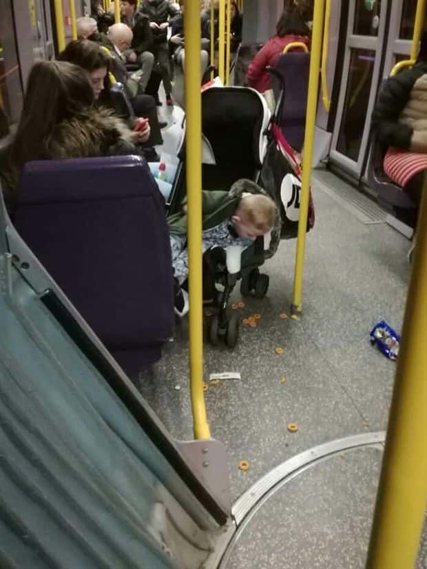 30 Awkward Encounters During Public Transit (30 photos)