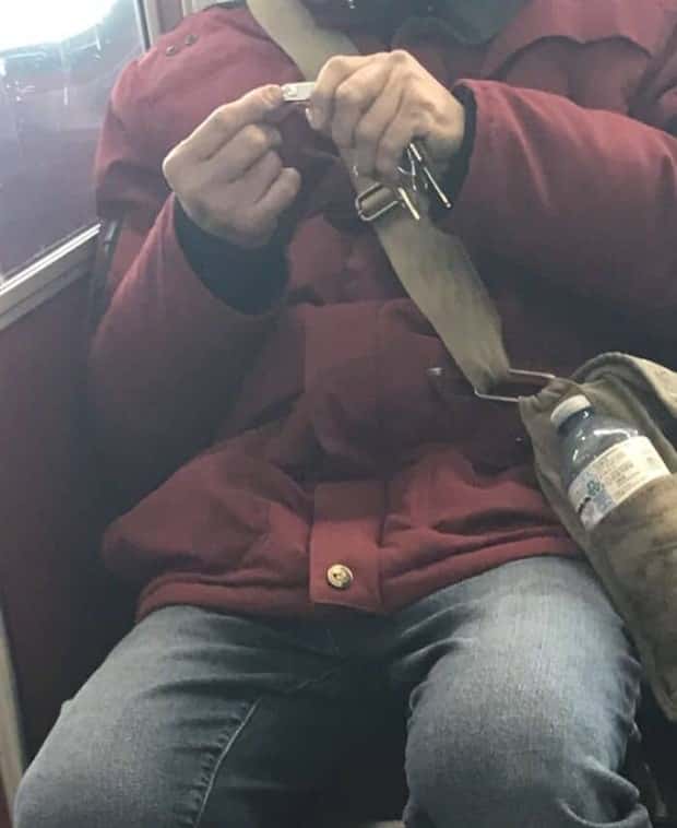 30 Awkward Encounters During Public Transit (30 photos)