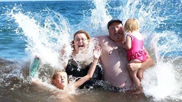 Beach Situations That Defy Explanation (27 photos)