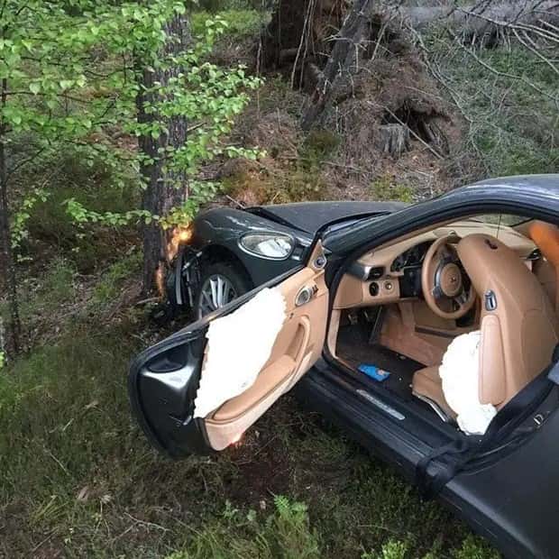 Smashed Supercars Every Driver Hates Seeing (25 photos)