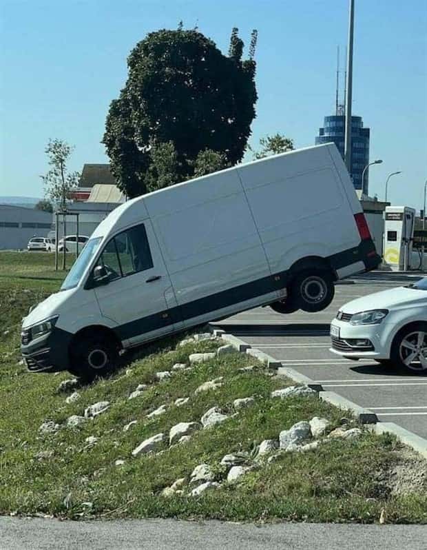 Insane Driving Fails #28 (23 photos)
