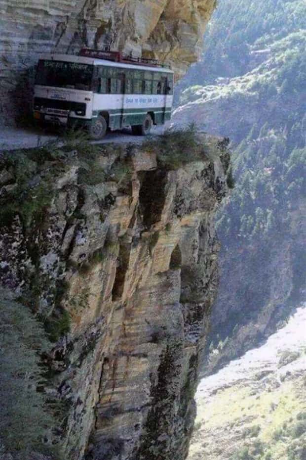 25 Pics That Instantly Trigger Fear Of Heights (25 photos)