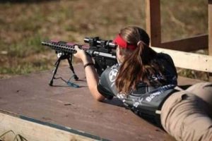 Hot Girls with Guns #21 (21 photos)