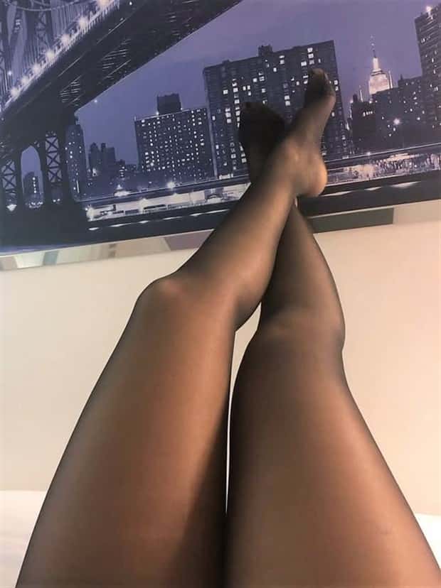 Hot Girls with Beautiful Legs #68 (23 photos)