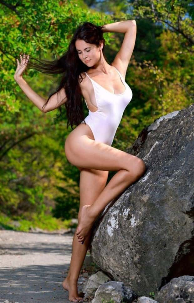 Hot Girls with Beautiful Legs #68 (23 photos)