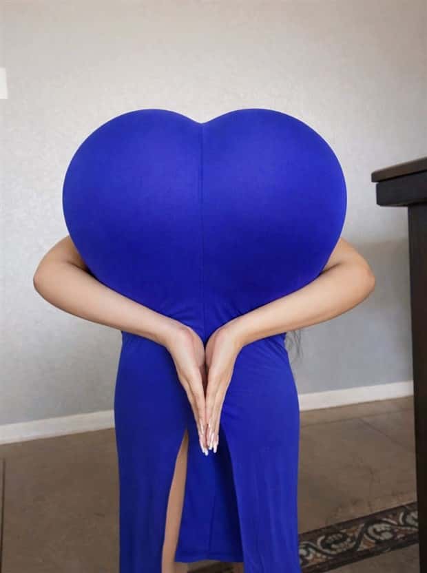 Ever Heard of the Heart Butt Challenge? (17 photos)