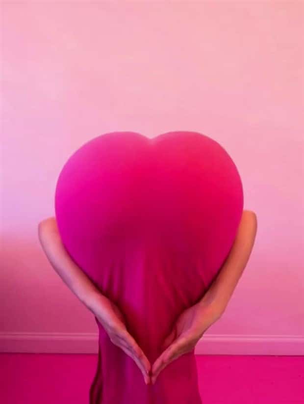 Ever Heard of the Heart Butt Challenge? (17 photos)