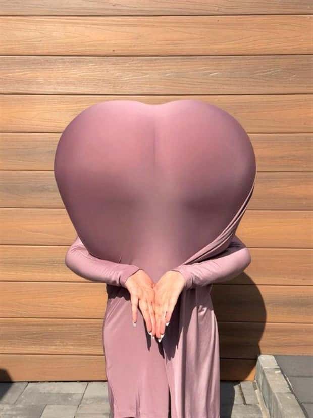 Ever Heard of the Heart Butt Challenge? (17 photos)