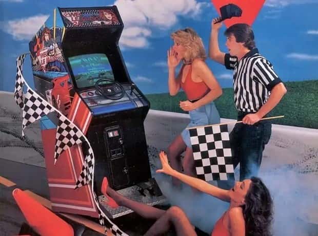 Retro Arcade Games Feature Beautiful Women (19 photos)