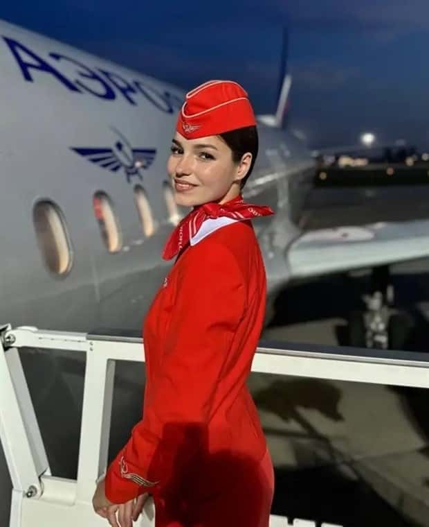 Charming Flight Attendants Slaying The Skies (24 photos)