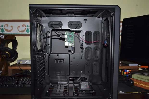 26 Gaming Setups That Are Pure Chaos (26 photos)