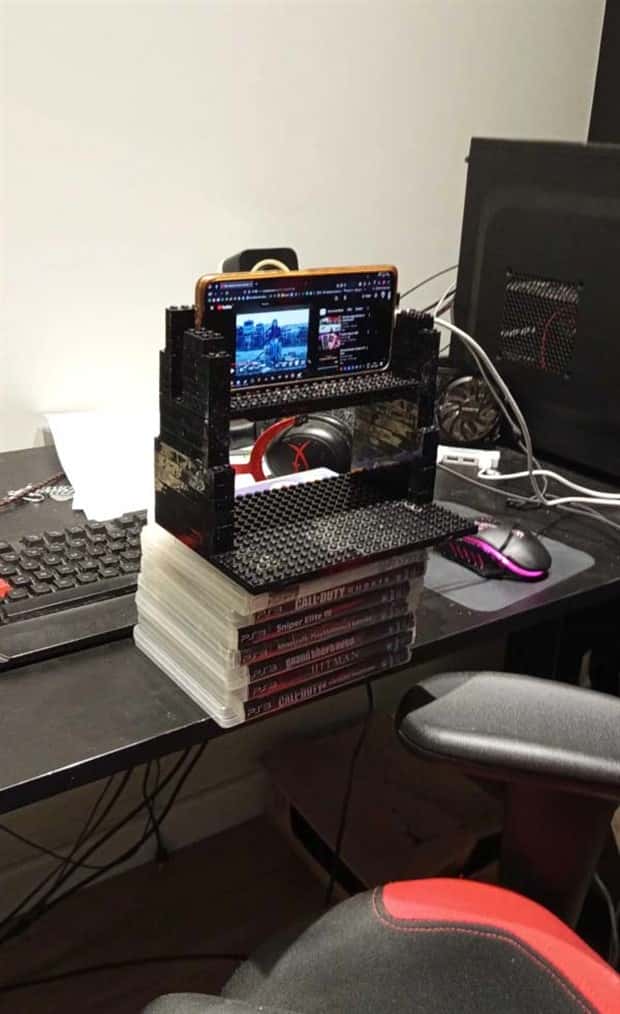 26 Gaming Setups That Are Pure Chaos (26 photos)