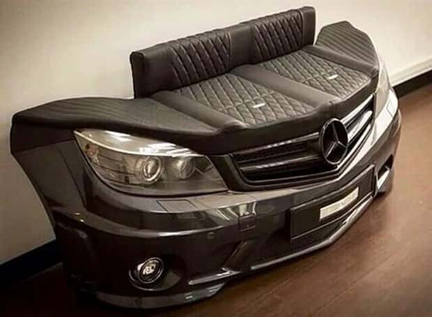Couches So Bad They’re Performance Art (24 photos)