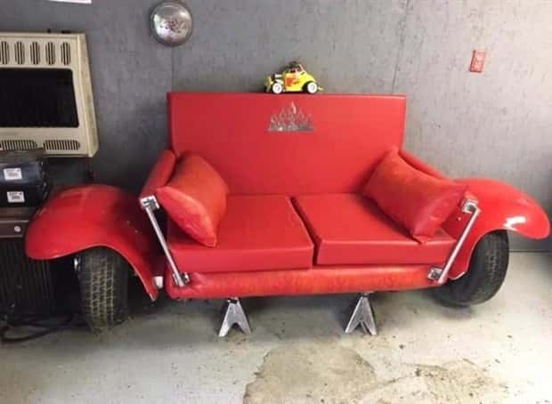 Couches So Bad They’re Performance Art (24 photos)