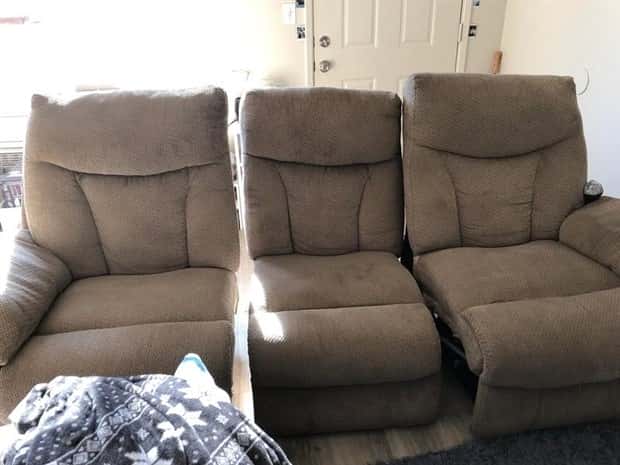 Couches So Bad They’re Performance Art (24 photos)