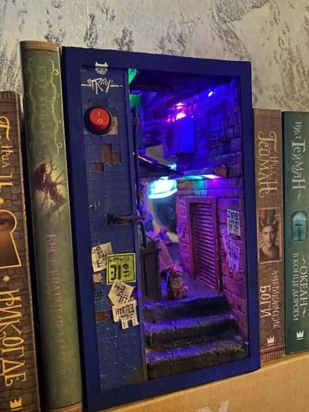 Artistic Bookends With Miniature Dioramas Inside (24 photos)