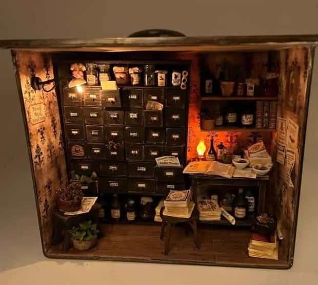 Artistic Bookends With Miniature Dioramas Inside (24 photos)