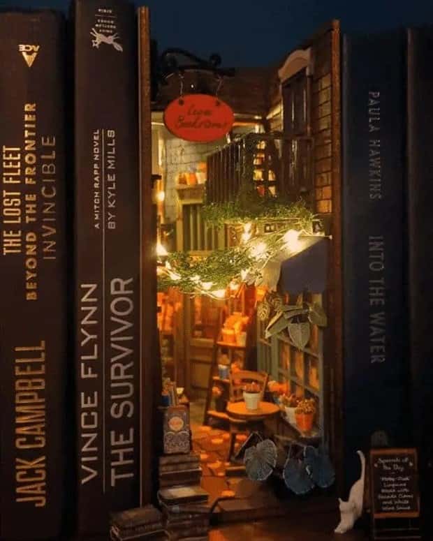 Artistic Bookends With Miniature Dioramas Inside (24 photos)