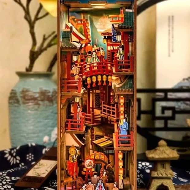 Artistic Bookends With Miniature Dioramas Inside (24 photos)