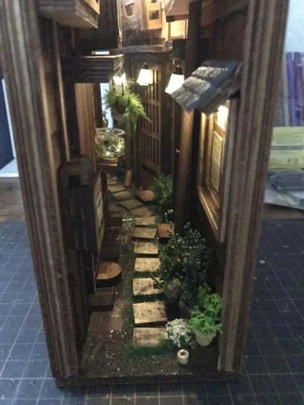 Artistic Bookends With Miniature Dioramas Inside (24 photos)