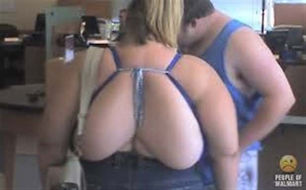 Back Boobs Break Brains During Scrolls (23 photos)