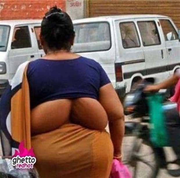 Back Boobs Break Brains During Scrolls (23 photos)