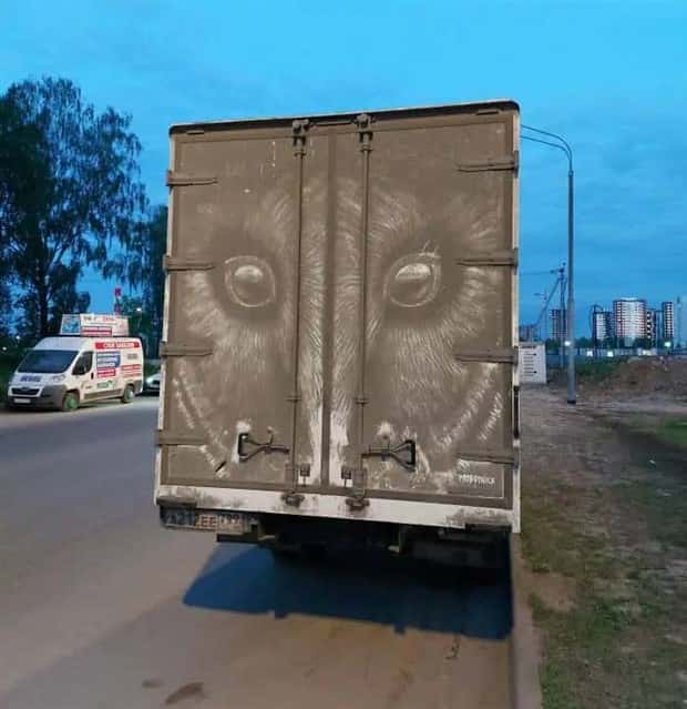 Artistic Sketches Found on Dirty Cars (23 photos)