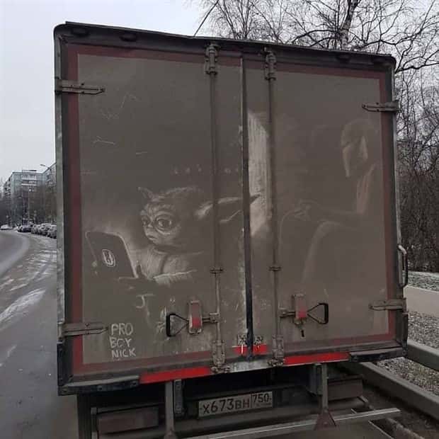 Artistic Sketches Found on Dirty Cars (23 photos)