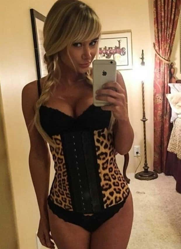 Hot Girls in Corsets #42 (21 photos)