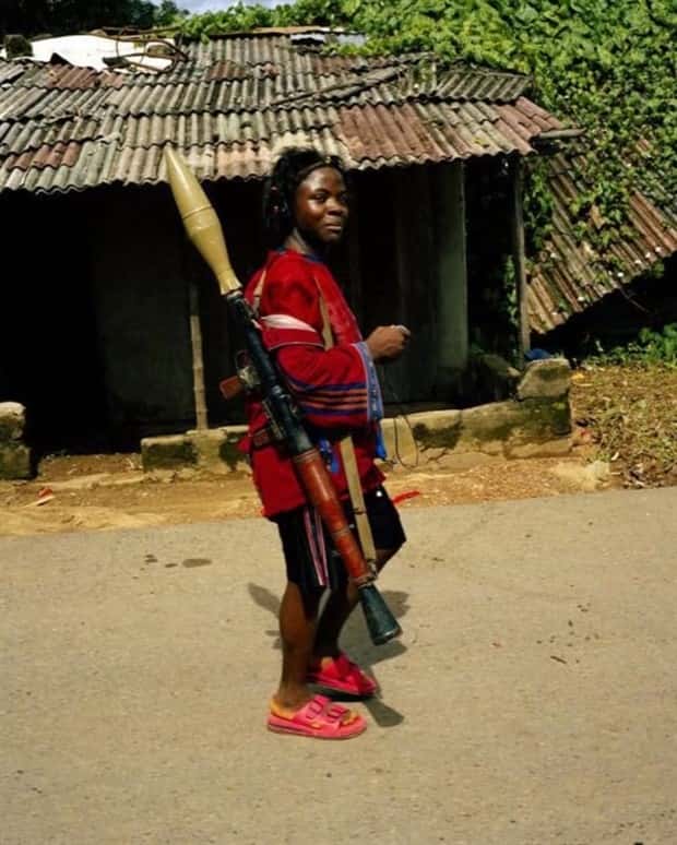 Strange Outfits Seen in Liberian Conflict (13 photos)