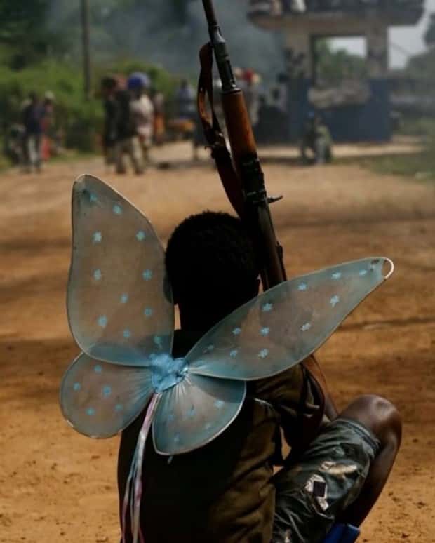 Strange Outfits Seen in Liberian Conflict (13 photos)