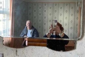 Selling Mirrors Leads To Fun Unexpected Problems (25 photos)