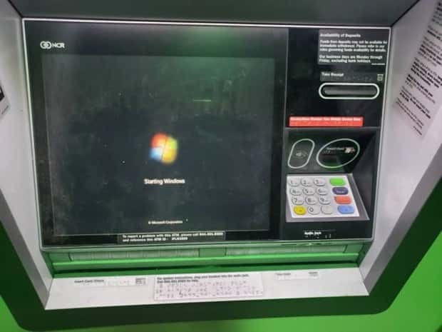 technology fails 18 Tech Glitches Stealing The Spotlight Again (25 photos)