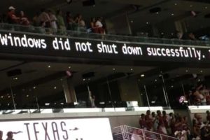 Tech Glitches Stealing The Spotlight Again (25 photos)