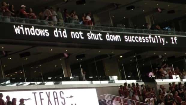 technology fails 19 Tech Glitches Stealing The Spotlight Again (25 photos)