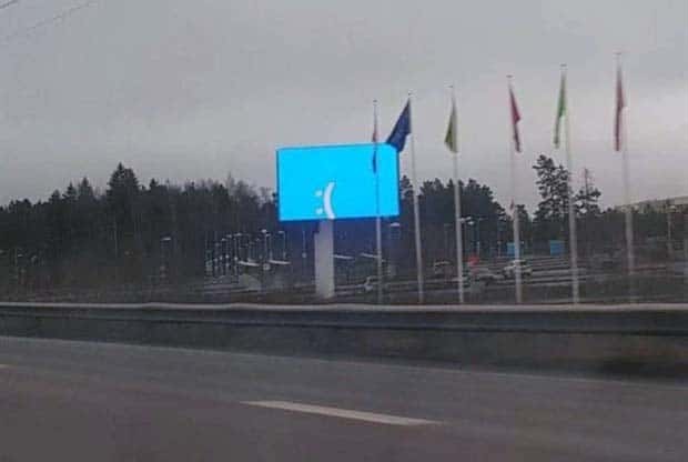 technology fails 20 Tech Glitches Stealing The Spotlight Again (25 photos)