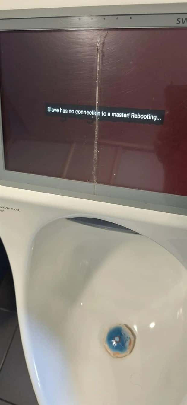 technology fails 9 Tech Glitches Stealing The Spotlight Again (25 photos)