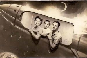 30 Vintage Photos Filled with Odd Humor