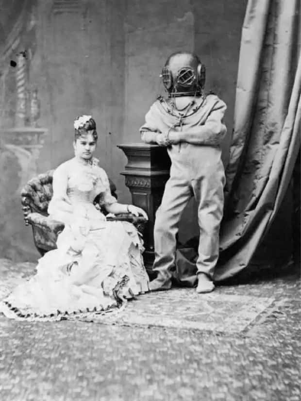 30 Vintage Photos Filled with Odd Humor