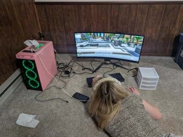 wild pc setups 12 27 PC Setups That Look Slightly Unconventional (27 photos)