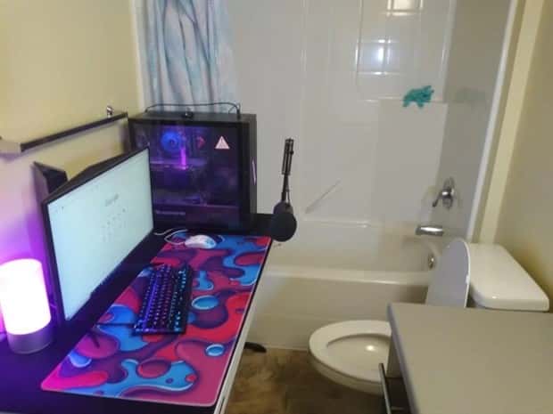 wild pc setups 15 27 PC Setups That Look Slightly Unconventional (27 photos)