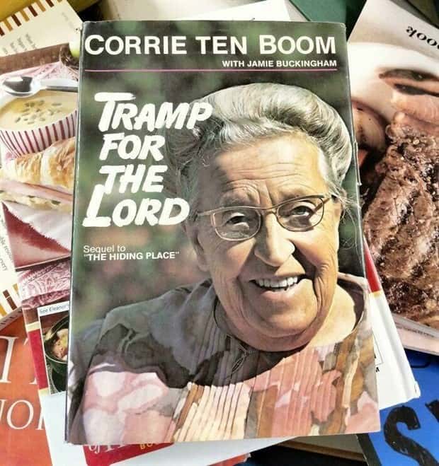 bad book covers 6 Bad Book Covers That Raise Questions (21 photos)