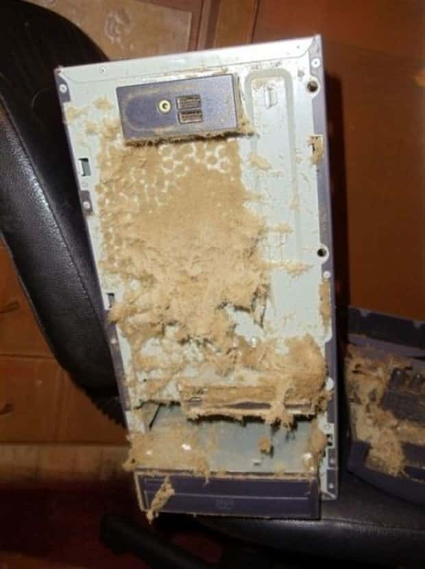 Computers Broken Beyond All Hope Repair (39 photos)