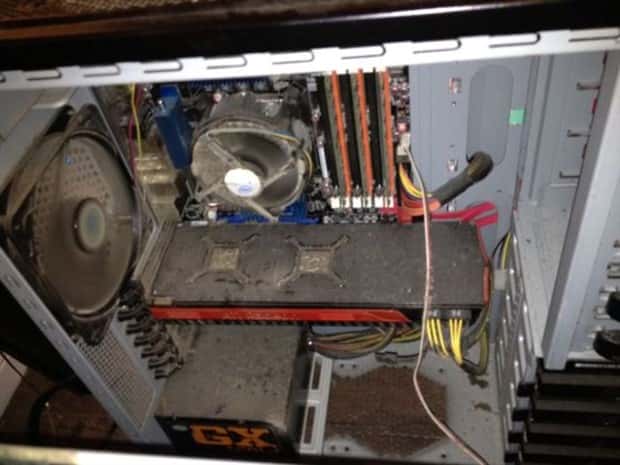 Computers Broken Beyond All Hope Repair (39 photos)