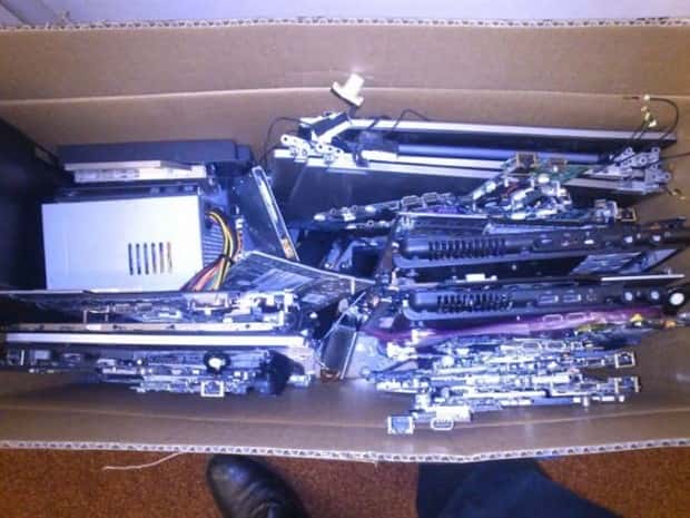 Computers Broken Beyond All Hope Repair (39 photos)