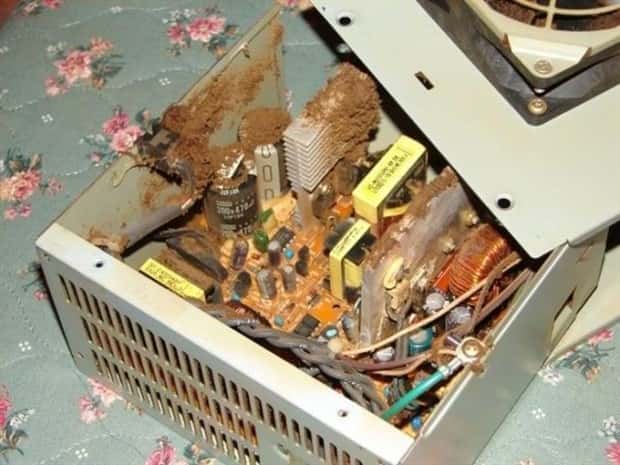 Computers Broken Beyond All Hope Repair (39 photos)