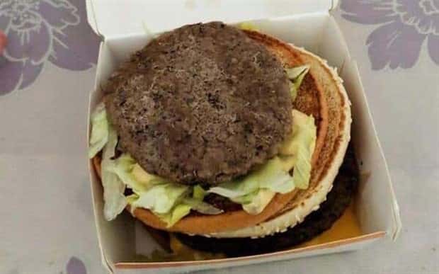 burger fails 10 27 Burgers That Turned Dinner Into A Mystery (27 photos)